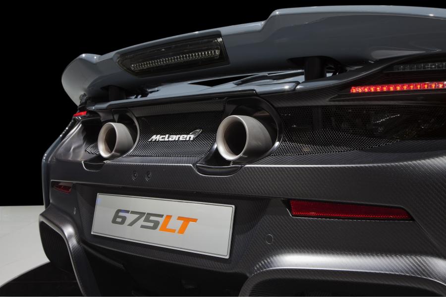 Детали экстерьера McLaren 675LT 2015 года  (UK) (фото 7 из 11)